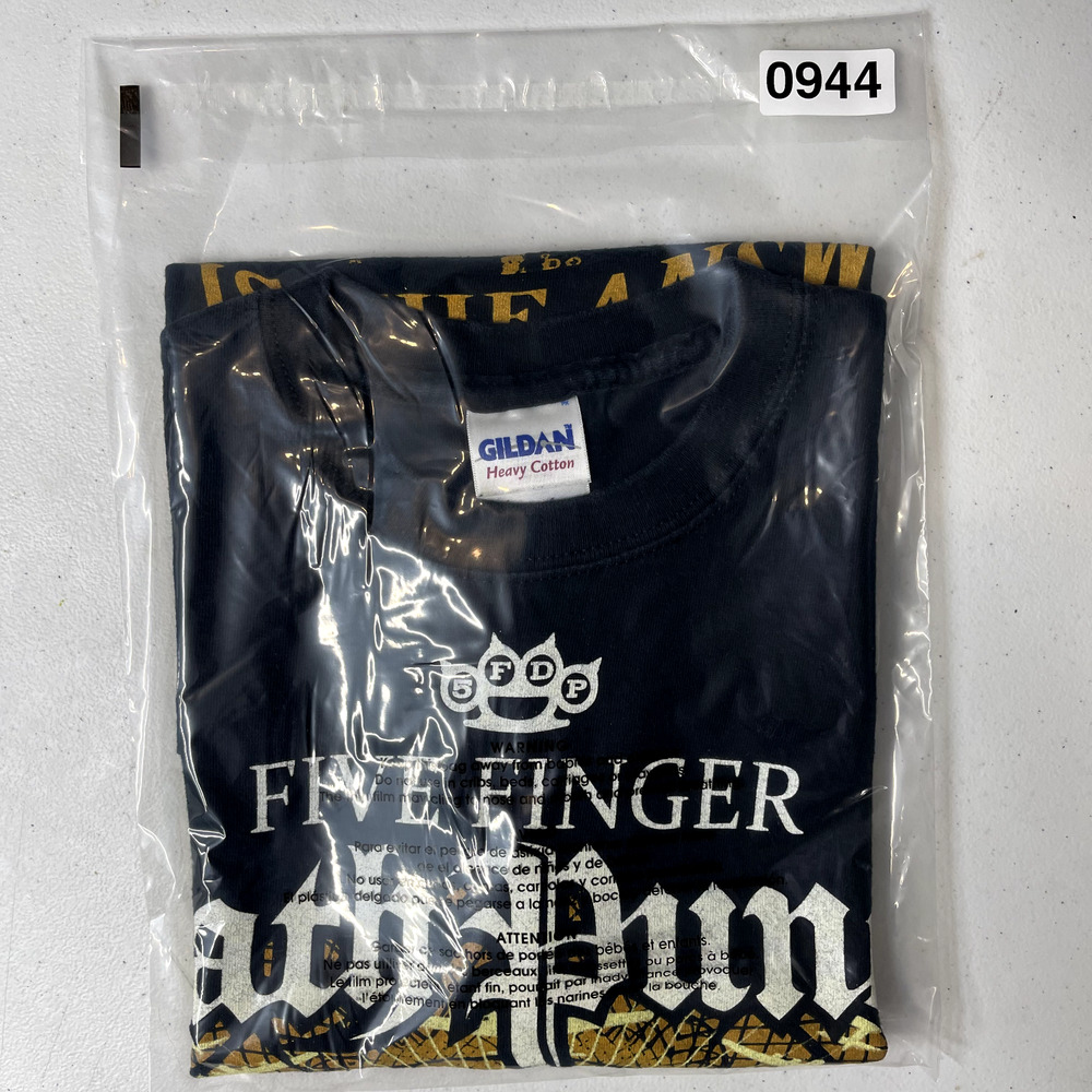 Five Finger Death Punch Shirt Mens Size Medium War is the Answer Tour 2010 Y2K - Picture 8 of 8